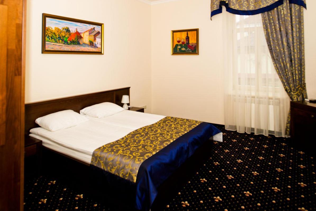 Boutique Hotel Villa P Uzhhorod Ngoại thất bức ảnh