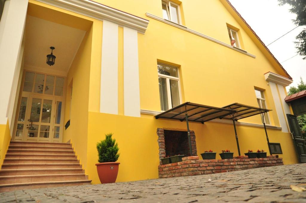 Boutique Hotel Villa P Uzhhorod Ngoại thất bức ảnh